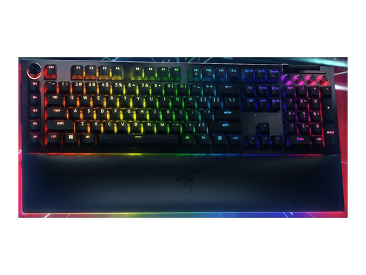 Razer BlackWidow V4 Pro - Teclado - full size - retroiluminación - USB - QWERTY - EE. UU. - interruptor: Razer Yellow - negro